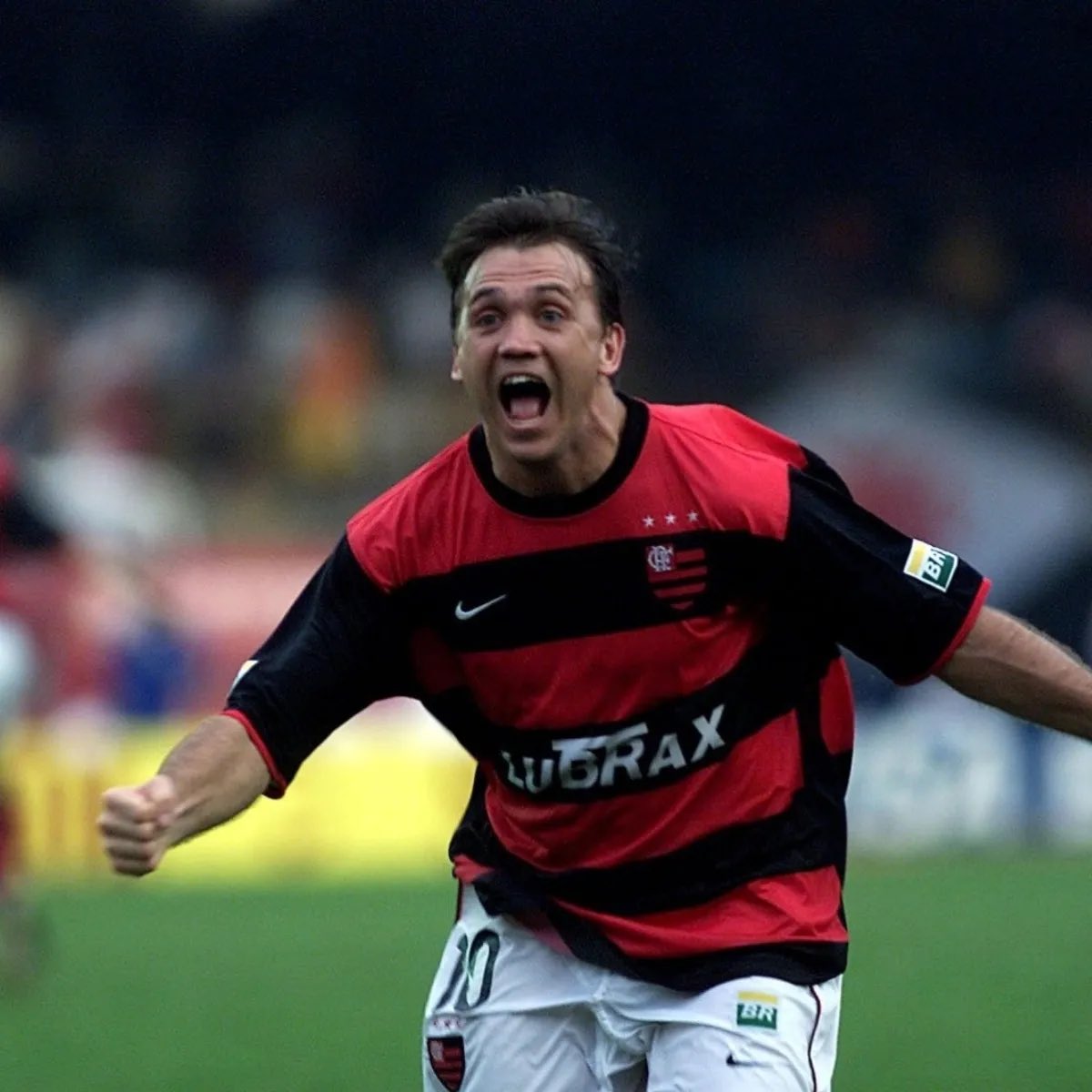 martinFLA81's tweet photo. Confesso que mexeu comigo essa volta da LUBRAX ao Manto Sagrado, mesmo que nas costas.

Anos de uma parceria histórica, títulos, passa um filme na cabeça. Pra quem tem apego com os uniformes do Flamengo essa notícia é diferente.

Passado, presente e futuro. https://t.co/KVsXXoNiAM