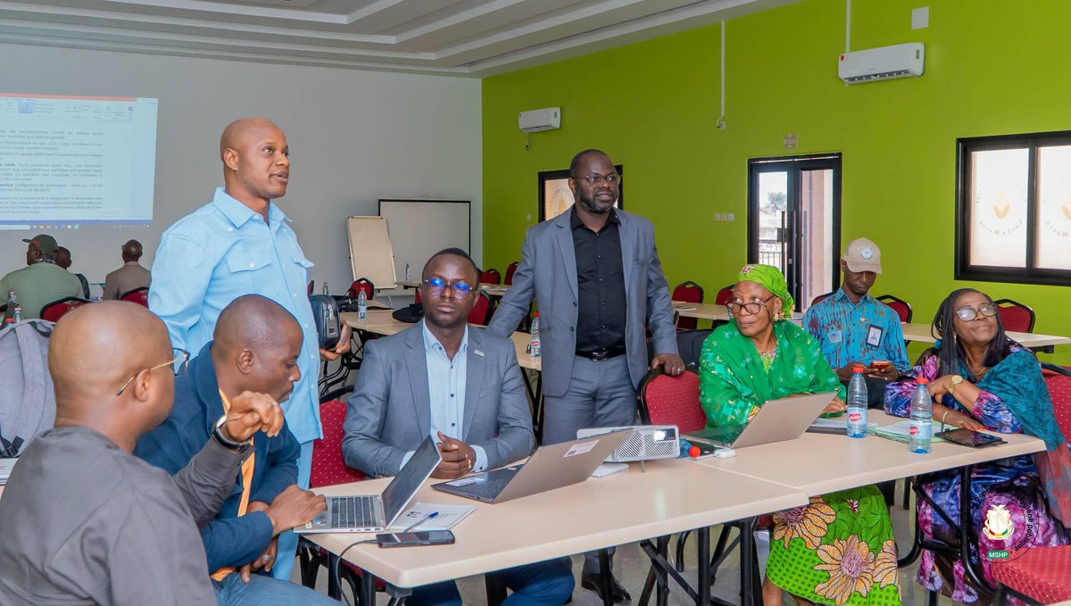 Sevguinee's tweet photo. Kindia | Le directeur exécutif de @Sevguinee, Aboubacar Sidiki Kourouma, a pris part à la clôture de l’atelier de revue du projet de loi portant statut particulier des personnels de santé et des personnels hospitaliers-universitaires. https://t.co/rSXN5EO7OK