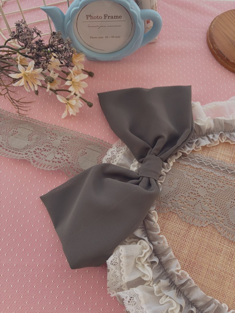 MasqueradeMiya's tweet photo. 👒Masquerade夏のおすすめアイテム👒
♡Vintage straw boater♡
ティーカップ柄のリボンはフランスのヴィンテージを使ってます🩶
透かしのある麦わら素材なので涼しげな印象に🌻
https://t.co/JJxalUbQDh
#minne #ロリータヘッドドレス https://t.co/Fc6Tj0Ye1A