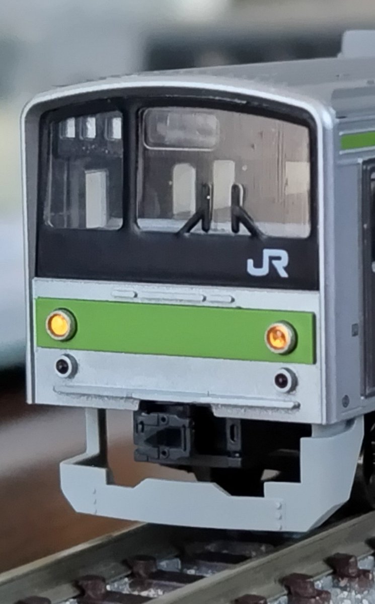 YuClock_JJ501's tweet photo. 南武支線のワ4編成がJR東日本最後の205系営業車になったと聞いて
幼少期に武蔵野線でうんざりするほど(失礼)見かけたこの形式も遂に終焉が近づいていますね…

ここでは東京総合車両センター研修車の元ヤテ1編成が最後の原型保存車ということで、我が家の3社製Nゲージを再掲しておきます。 https://t.co/dqvtPURDHY