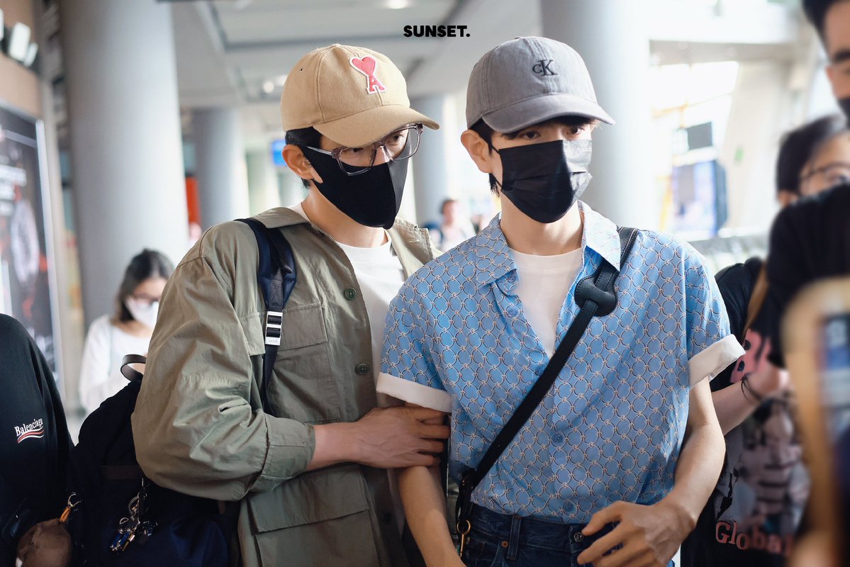 Tongtang37's tweet photo. Welcome to Thailand 🧡 ประเทศไทยมีเจิ้งถงอีกครั้งแล้วมาโชว์หวานที่ไทยกันต่อเลยย🧡🧡
 #AydenSng #LuSiTong #Aylio https://t.co/upDcJcGCA2