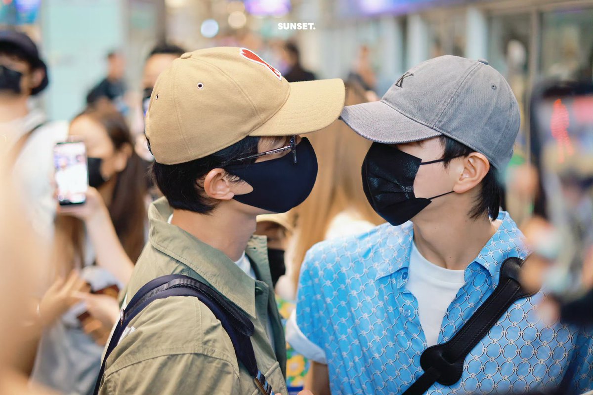 Tongtang37's tweet photo. Welcome to Thailand 🧡 ประเทศไทยมีเจิ้งถงอีกครั้งแล้วมาโชว์หวานที่ไทยกันต่อเลยย🧡🧡
 #AydenSng #LuSiTong #Aylio https://t.co/upDcJcGCA2