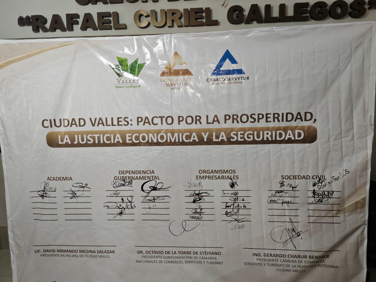 octaviodlatorre's tweet photo. Los grandes acuerdos nacen del diálogo y se fortalecen con acciones. 🤝🇲🇽

Hoy, en Ciudad Valles, firmamos el Pacto por la Prosperidad, la Justicia Económica y la Seguridad, acompañado por el Ing. Gerardo Charur Bendeck, presidente de CANACO SERVYTUR Huasteca Potosina; el Mtro. Luis Ángel Contreras Malibrán, en representación del alcalde; el Mtro. Mario García Valdez, en representación del Gobernador de San Luis Potosí; y la Lic. Yolanda Josefina Cepeda Echavarría, secretaria de Turismo del Estado.

Además, realizamos una visita a la Cámara de Comercio Huasteca Potosina, donde dialogamos sobre los retos y oportunidades para fortalecer el comercio, los servicios, el turismo y los negocios familiares de la región.

Cada encuentro reafirma mi convicción: cuando autoridades y empresarios trabajamos unidos, fortalecemos a los negocios familiares y construimos un México con mayor prosperidad, certeza y oportunidades para todos. 🇲🇽💙

#CONCANACOSERVYTUR #OctavioDeLaTorre #SanLuisPotosí