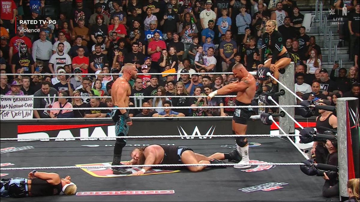MaxxineDupriCom's tweet photo. #MaxxineDupri #TheVision #WWE #WWERAW

@maxxinedupri https://t.co/J7dX5l8oPO