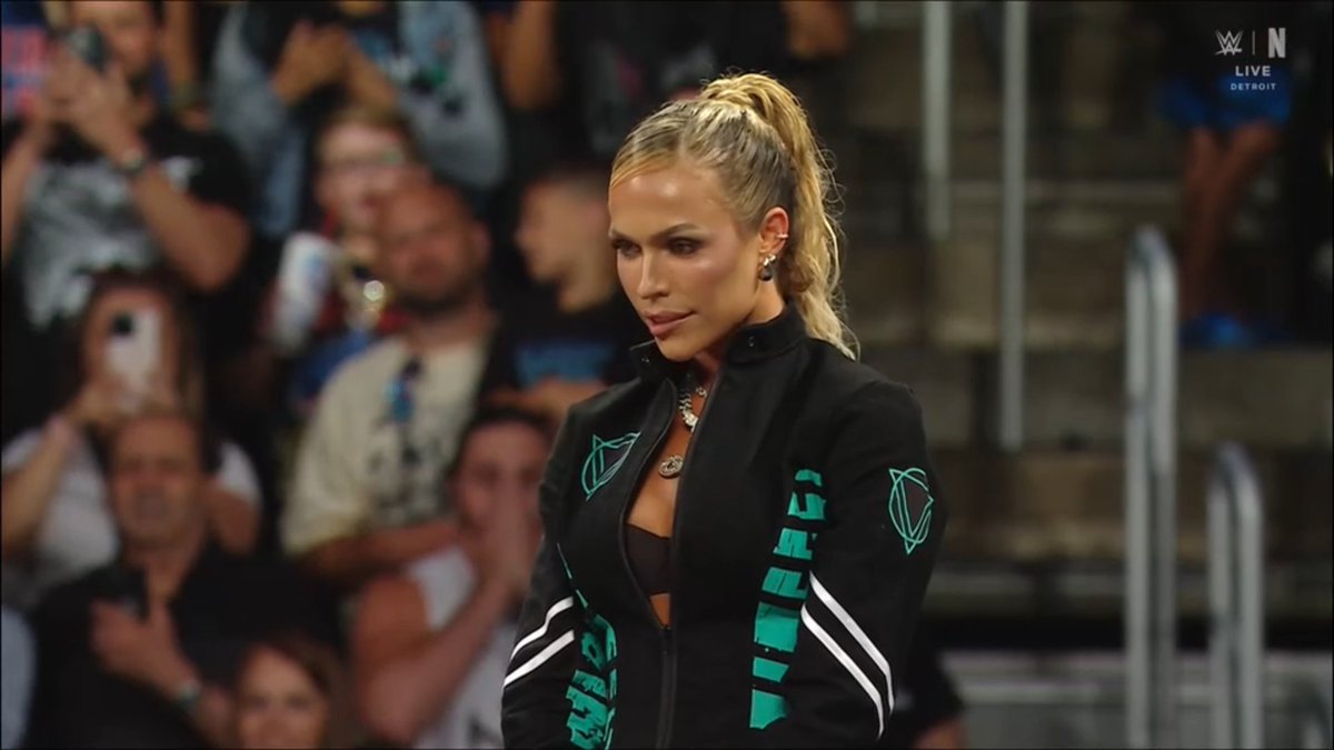 MaxxineDupriCom's tweet photo. #MaxxineDupri #TheVision #WWE #WWERAW

@maxxinedupri https://t.co/6Rns94GIeb