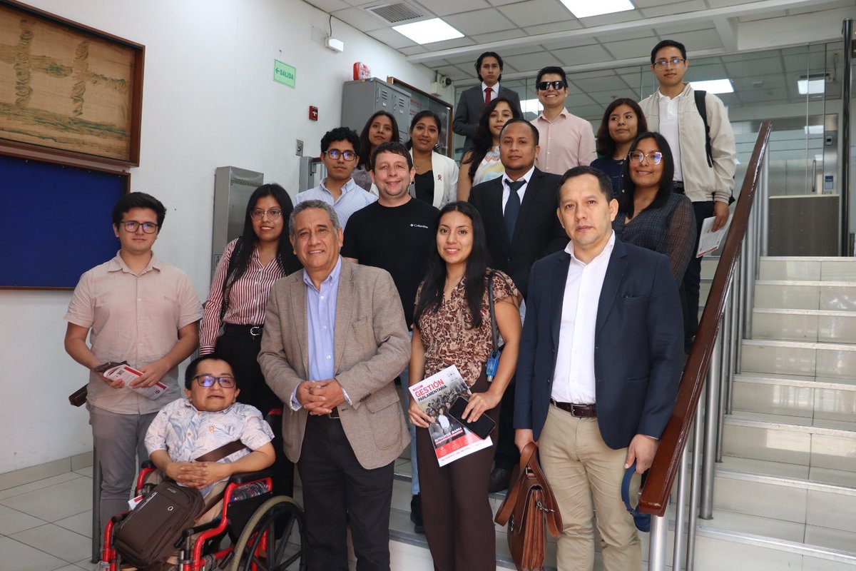 ConcertacionPer's tweet photo. En el #CongresoPerú @MesiasGuevara compartió y escuchó a los jóvenes, esto se dio gracias a la invitación de los jóvenes de la organización juvenil Legado Nacional Unido donde también participaron los #jóvenes de nuestro Colectivo Concertación Perú. #Democracia #Perú #Politica https://t.co/vpzLRHiRWw