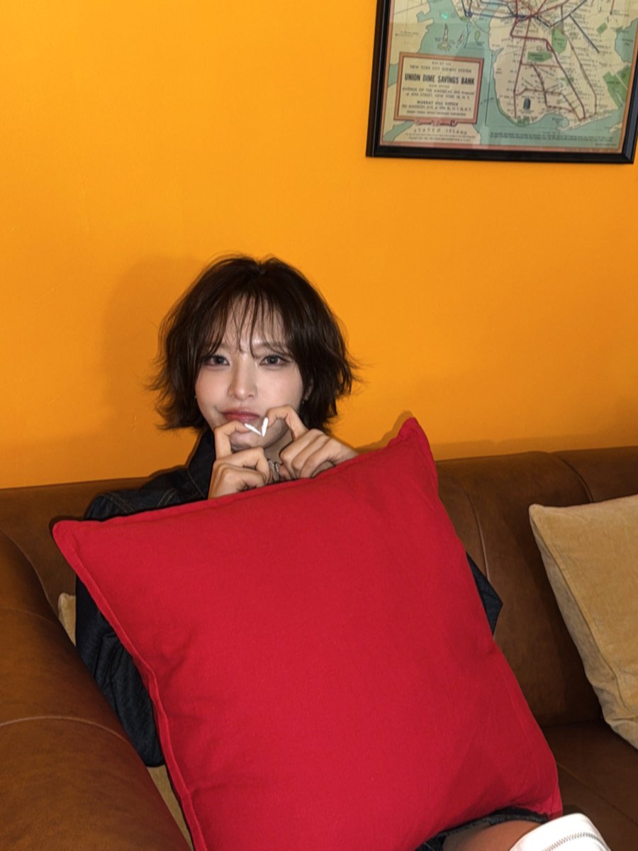 moon_bbl's tweet photo. ㅤMoonsua bbl update 🌙🫧
#Billlie #빌리 #MOONSUA #문수아 https://t.co/aSbeIhXFif