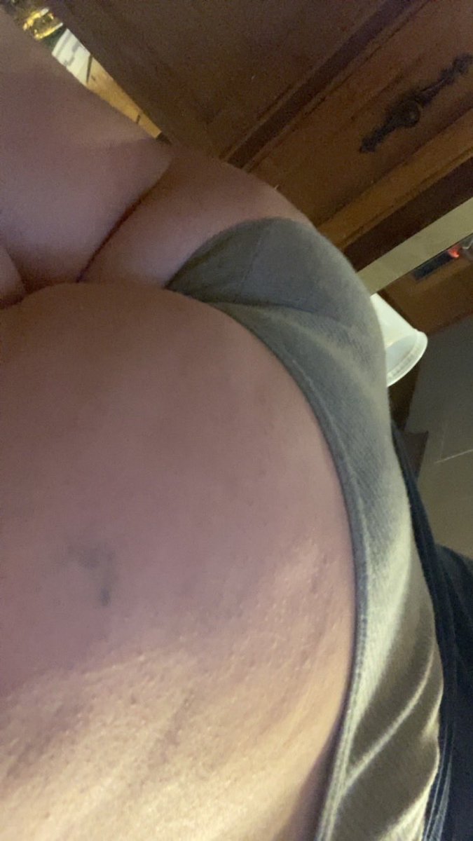 minabnny's tweet photo. Bunny’s ass is begging for a good bruising

#nsfwtwt #nsfw #brat https://t.co/kmR02wixaF
