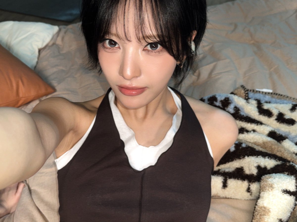 moon_bbl's tweet photo. ㅤMoonsua bbl update 🌙🫧
#Billlie #빌리 #MOONSUA #문수아 https://t.co/abO42vNEea