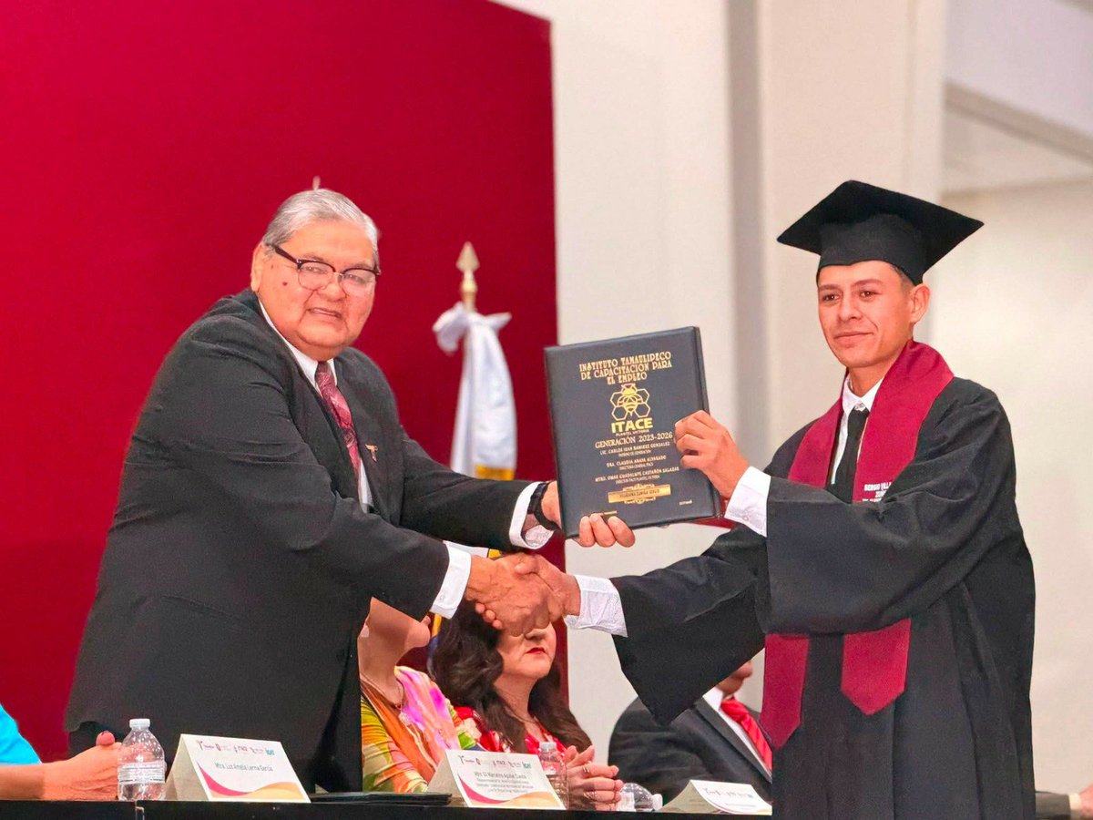 EDUCATAM's tweet photo. El @ITACETam Plantel Victoria, celebró la Ceremonia de Graduación de la Generación 2023-2026, en la que 349 estudiantes culminaron su educación media superior, reafirmando el compromiso de la institución con la formación académica y técnica de la juventud tamaulipeca. https://t.co/q5wki7Wb1n