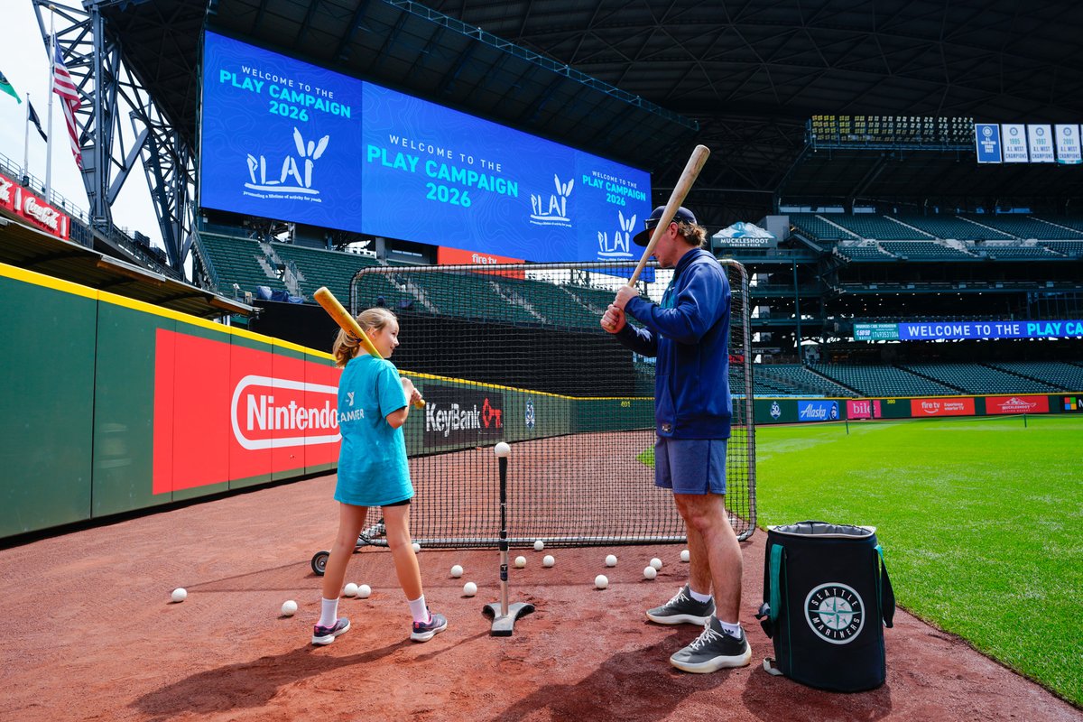 MsSEAchange's tweet photo. A day well spent on the field ☀️

Colt Emerson, Cole Young and Nick Davila teamed up with our training staff for another @PBATS Play Campaign event at @TMobilePark, encouraging kids to stay active and have fun. https://t.co/g2AvRGNQjV