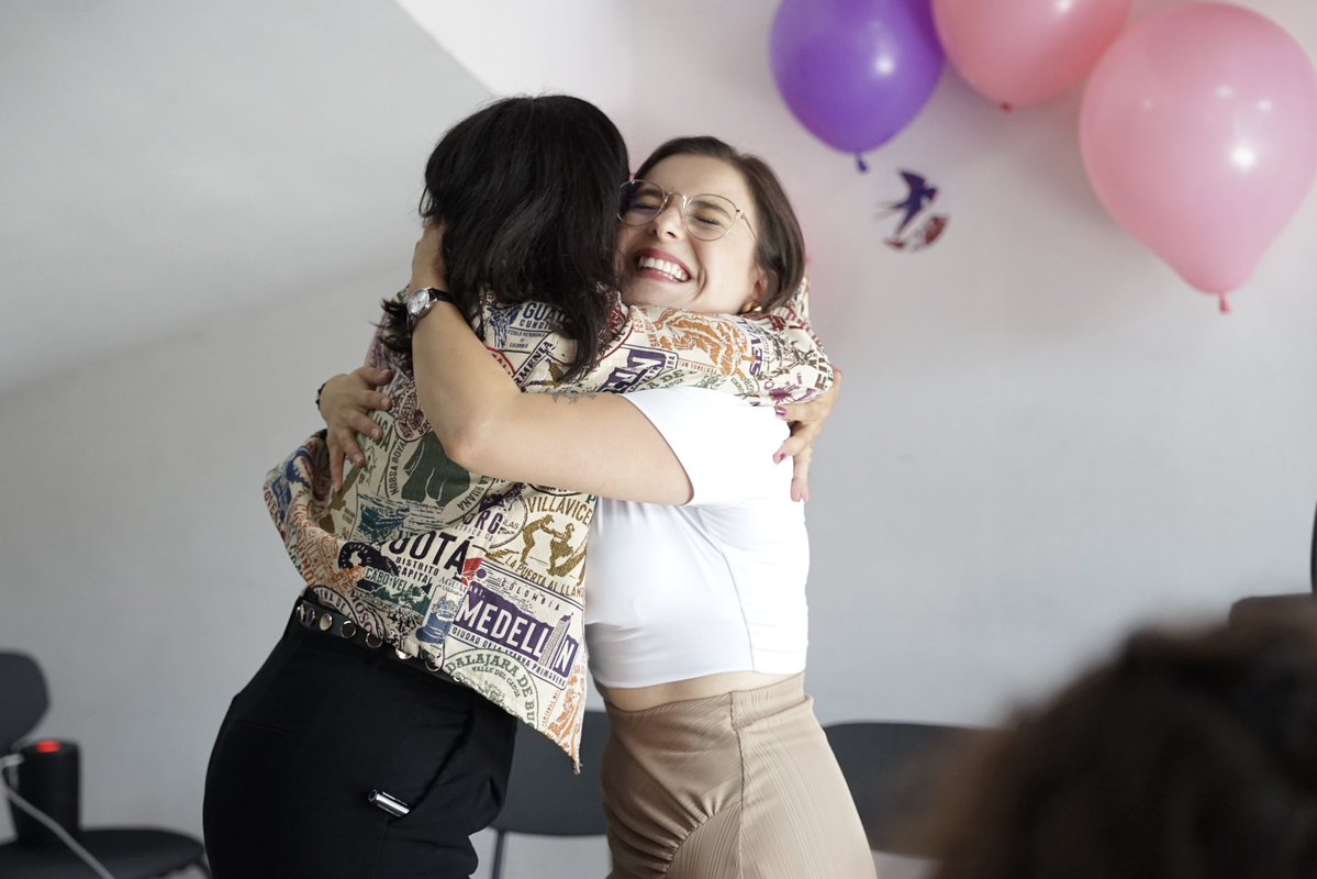 JenniferPedraz's tweet photo. Hoy me posesioné como senadora, pero ese no fue el momento más importante del día.

Lo más valioso fue empezar la mañana con la gente que hizo posible este camino: quienes viajaron desde las regiones, mis papás, mi familia, mi equipo y tantas personas que nunca dejaron de creer.

Al Senado no llegó una persona. Llegó un proyecto colectivo.

Primero la gente, siempre.