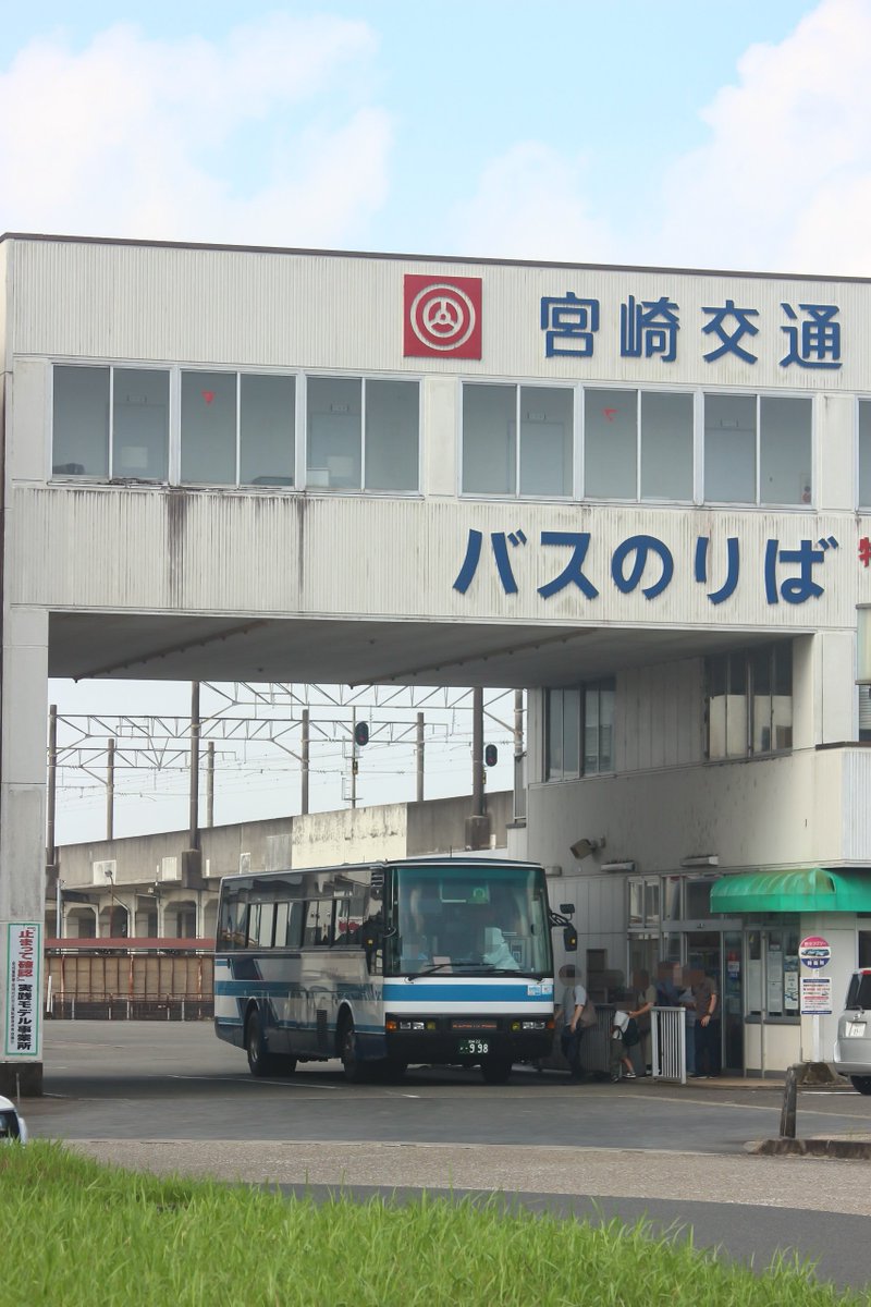 minami_port's tweet photo. 宮崎22か998（宮崎中央）

今年の初夏に突如として宮崎中央に転属し、都城特急に入るように。
これにより日本国内で途絶えた高速道路を走行する乗合運用を持つスパクルが復活することになりました。
短距離高速とはいえ、令和8年にもなり高速バスとしてスパクルが走れる姿を見れるだなんて感無量です🥹 https://t.co/JZjdqAoQEc