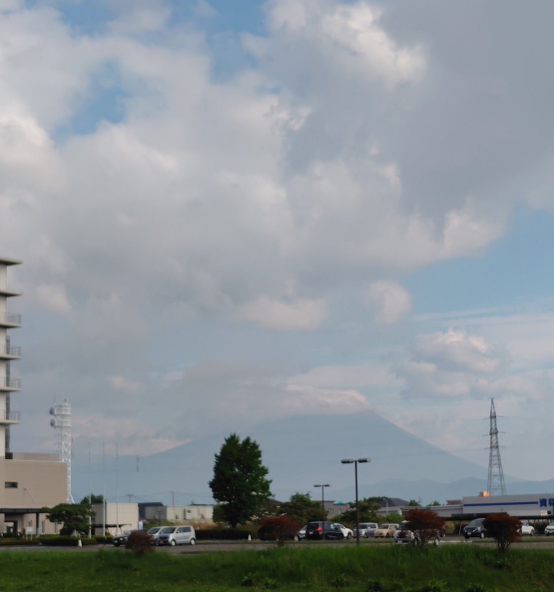natubaba1111's tweet photo. 朝6時で28℃‼️盛岡とは思えない暑さの朝です^^;
私の子どもの頃は、真夏でも朝は涼しくて過ごしやすかったのに・・・
既に秋を待ち焦がれるババです。 https://t.co/Go4qMhS566