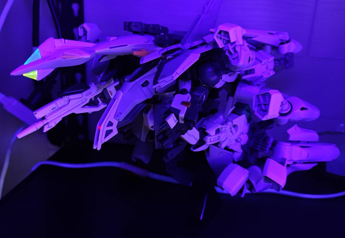 yuugokoiki's tweet photo. アリュゼウス、シェルフノズル光らせました！

使用したのはガイアカラーの蛍光クリアです

#ガンプラ https://t.co/7hgMW8CrHI