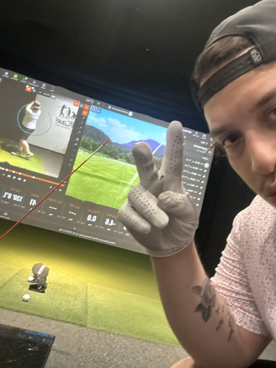 DugoutTrading's tweet photo. 2nd lesson, only getting better, finally stop slicing the driver https://t.co/A57U9C3TV9