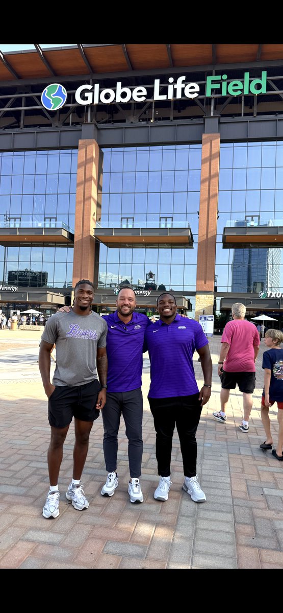 NathanBrownUCA's tweet photo. Go Bears! @uacfootball  media days! #BearClawsUp @UCA_Football @UCAAthletics @ucabears https://t.co/HjKr9OzBVY