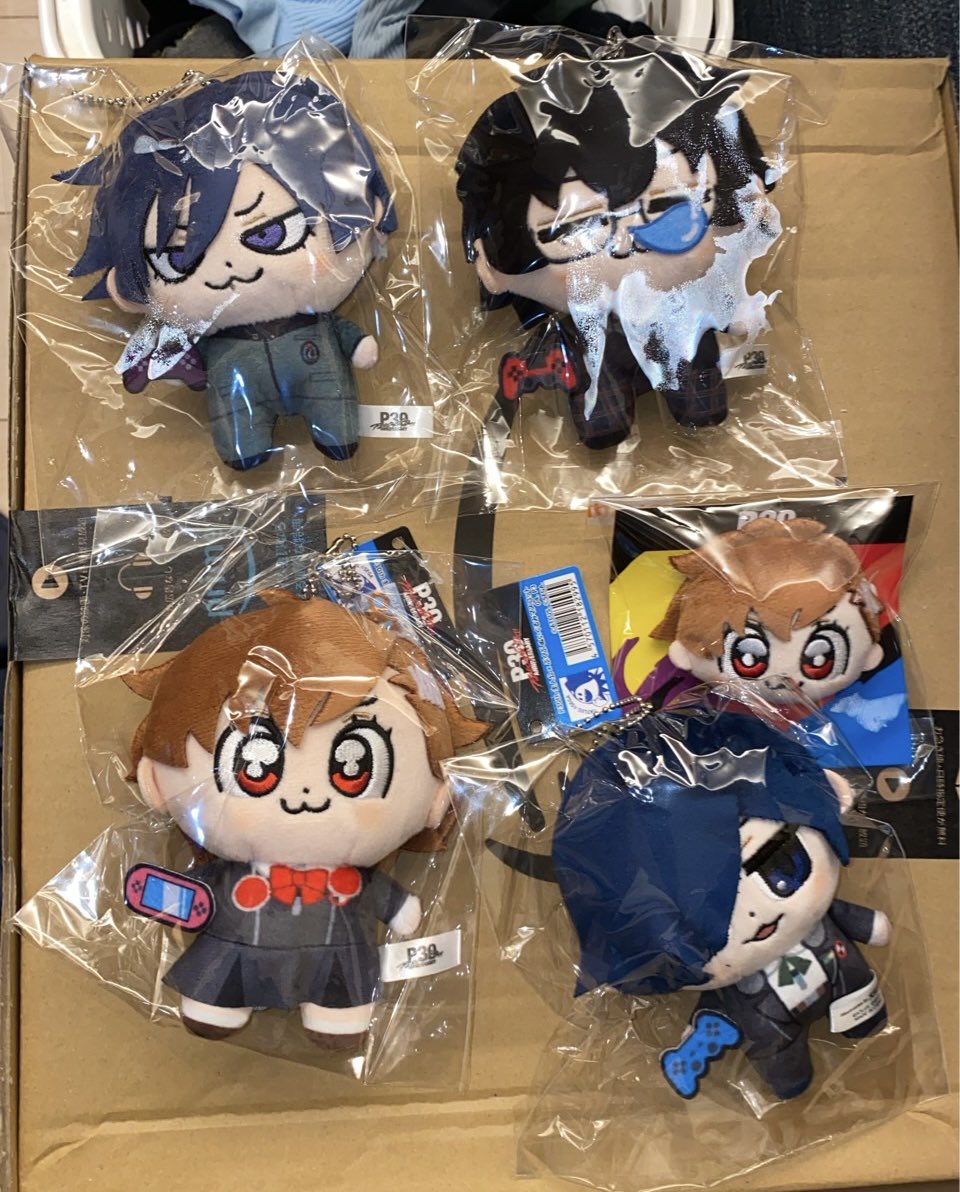 Kaiami's tweet photo. YIPPIEE NEW BKUB PLUSHIES SECURED!!!! https://t.co/1bAxmQUJ7z