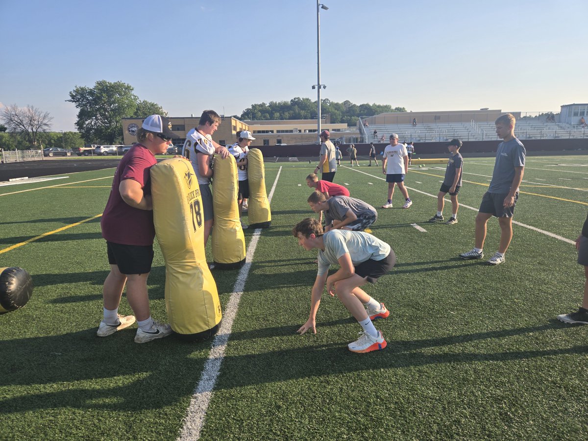 CoachPreusse's tweet photo. Night one of the 2026 Menomonie Youth Football camp! @mustangcoacho https://t.co/GEckq6QMB2