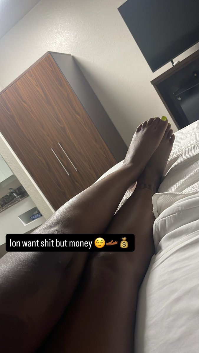 DeeDraco314's tweet photo. At the money 💰📲💃🏽 https://t.co/vAI9HIJxNZ