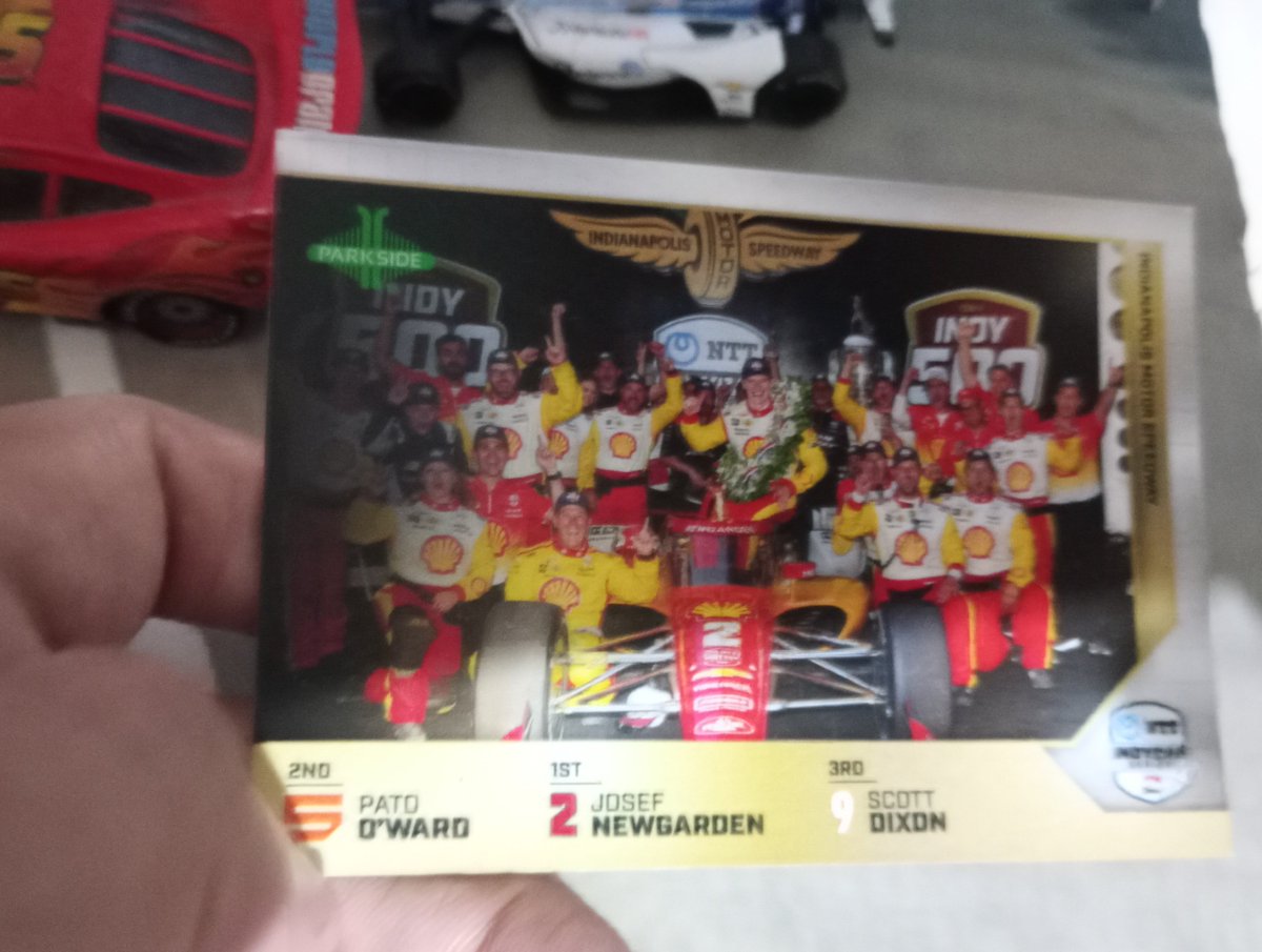 Ivan_MZp's tweet photo. Estaba feliz porque me llego un paquete de tarjetas de Indycar hasta que..... https://t.co/KCjoQ76kz8