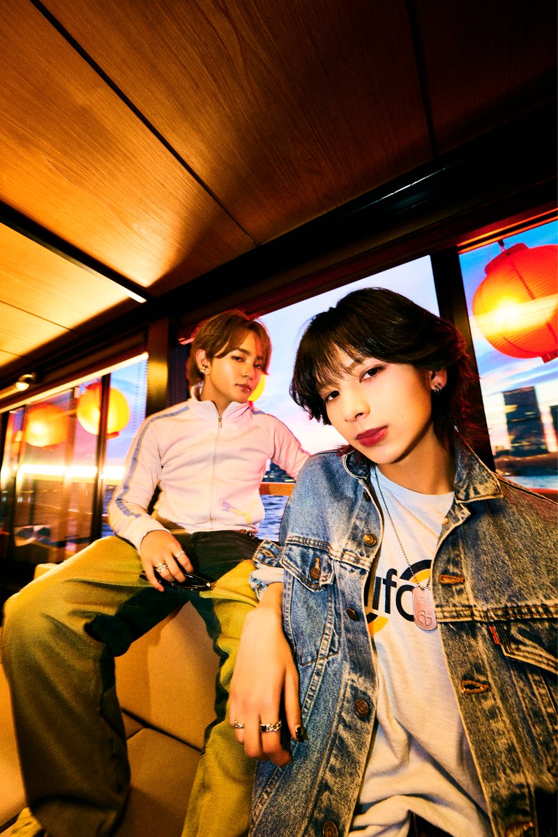 starglow_bmsg's tweet photo. 🎬STARGLOW "Drivin' My Life" MV
https://t.co/ixFKYlAUuD

🎧Streaming &amp; Download
https://t.co/nAnKwvoGD9

#STARGLOW
#SG_DrivinMyLife https://t.co/3uigHFWjaK