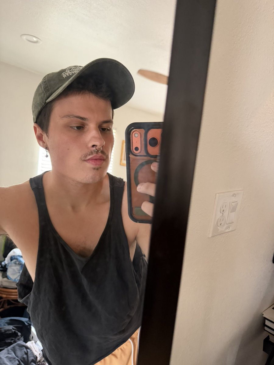 soberqueer98's tweet photo. messy room but i feel hot so there’s that https://t.co/O4VsrsrJK6