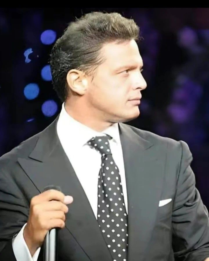 todoxluismiguel's tweet photo. Siento que todo cambió ♪ Llega a mi mundo el amor
@lmxlm #LuisMiguel #TXLM #FansClubOficialChile #TXLM38 https://t.co/GpyEH2skOA