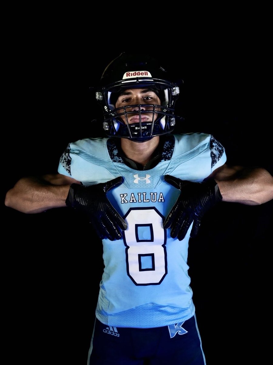 Daitonbrown08's tweet photo. Ready to go to war this senior year ! Appreciate all the support and all the coaches who help me get 1% better daily . Thank god for the opportunities that are given . C/o 2027 Kailua highschool senior year loading …. @coachrdaley @coach_lafaele @Coach_D_Mac @CoachAnguayCWU @Hong_808 @KailuaFootball @CoachRKaneshiro @BrandonHuffman