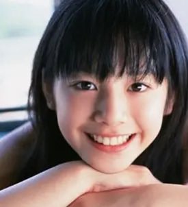 ohanachan_23's tweet photo. だって今の夏帆はめちゃくちゃ美人で綺麗って感じだけど10代の夏帆は絵に描いたようなナチュラル美少女だもん。透明感やばい。夏休みに田舎のおばあちゃん家に帰ったら出会って一夏の恋をしたい顔してる。みんな好きに決まっている🥺 https://t.co/reFEykFawG