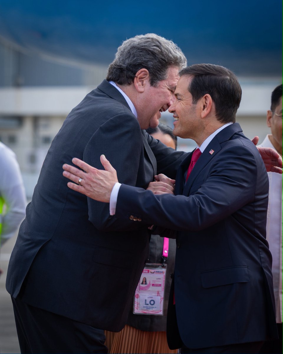 USAmbPH's tweet photo. What an ABSOLUTE HONOR to welcome our great Secretary of State @SecRubio to the Philippines today! https://t.co/0Dht0ykTrd