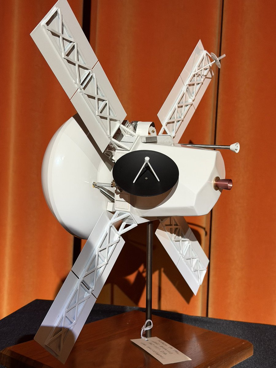 astrobiopunk's tweet photo. Today’s the 50th anniversary of the Viking landing on Mars. It’s perhaps one of the most meaningful space missions, which dared to ask: “Are we alone?”