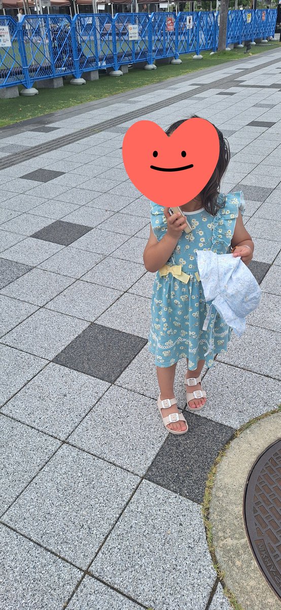 aaai0604's tweet photo. この連休は娘とプールに行ってきました🩵
暑さと日頃の運動不足でへとへとになりましたが、帰り道に娘が「今日とっても楽しかった」と言ってくれて全て吹っ飛んだ😭🩷
子育て大変だけど、子供の成長を感じた時の喜びで全部吹っ飛ぶぜ🥳笑 https://t.co/UyYctym0Ai