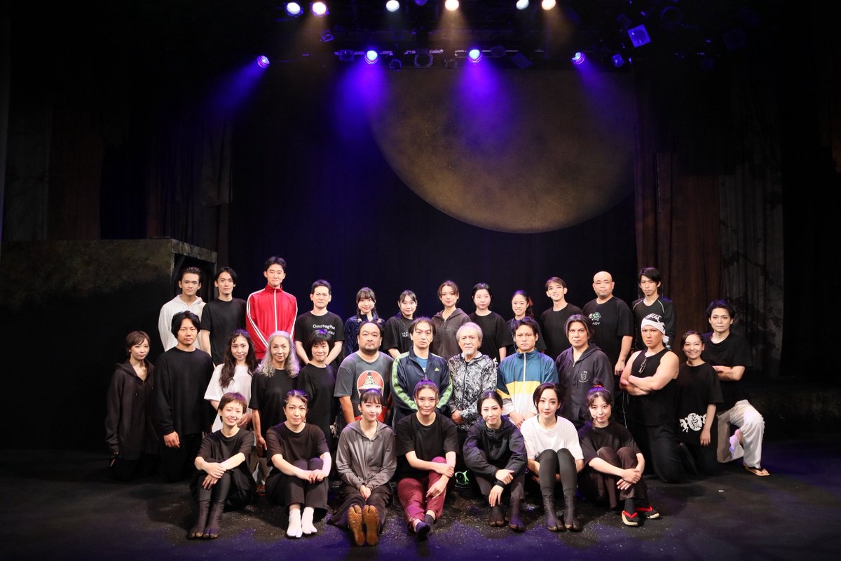 nobuhiro_kondou's tweet photo. #月下の女騎士

お陰様で無事に千秋楽を迎えられました

ご来場くださったお客様
支えてくださったスタッフの皆様
共に駆け抜けた座組の皆様に心より感謝申し上げます

心より、ありがとう御座いました！！

良い舞台を作る玄狐さんへの変わらぬお引き立てのほど、どうぞよろしくお願い申し上げます https://t.co/HUrxmdLtzM