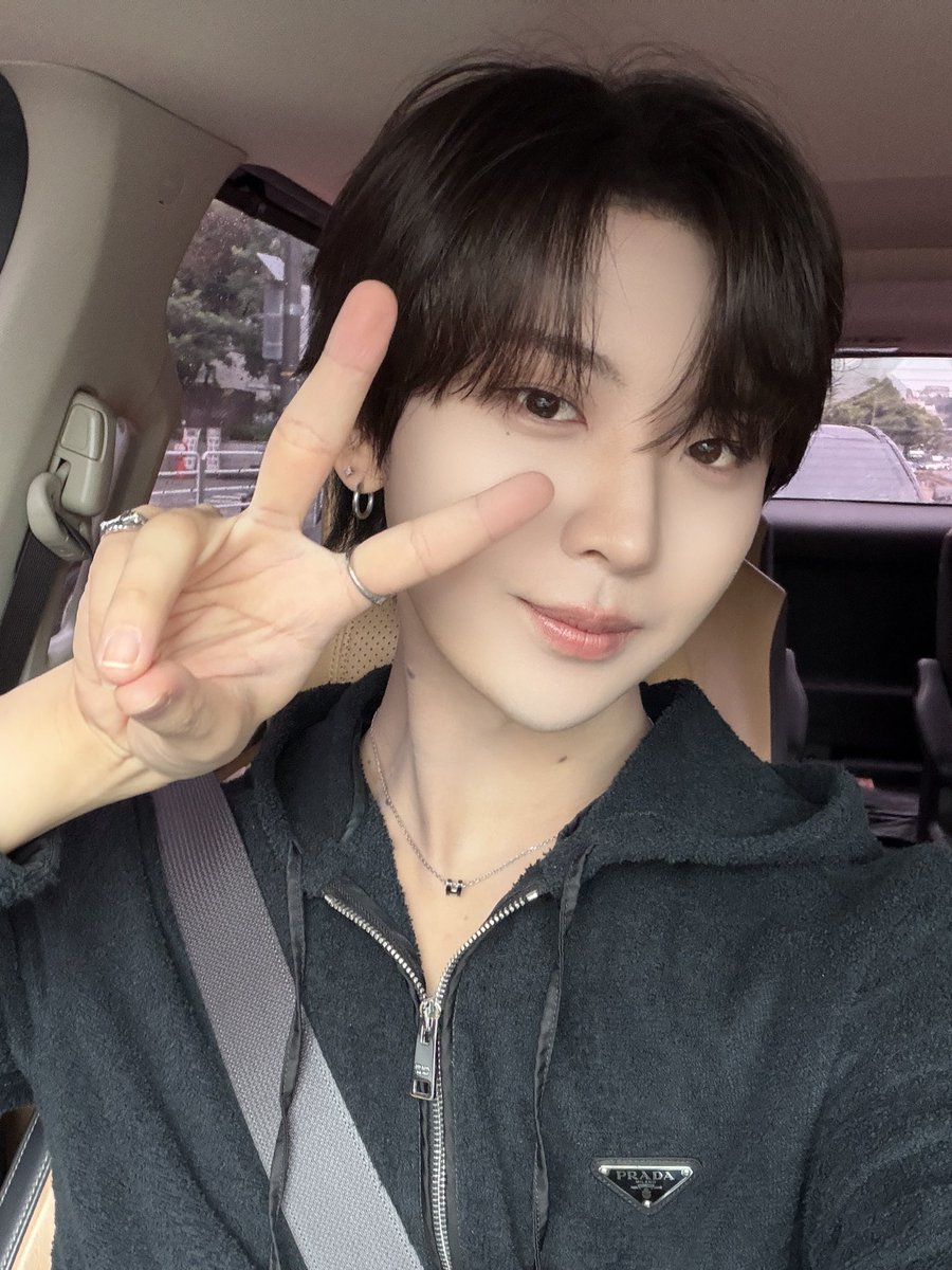 V01D_iX's tweet photo. [📢] 잠시 후 오전 11시 (KST) ⏰
Culture Crunch 에 #케빈박 이 출연합니다‼

잠시 후에 만나요💕 

🔽생중계🔽

🔗 https://t.co/rQ0nQaO3GI

#V01D #보이드 https://t.co/eICYRxSx2I
