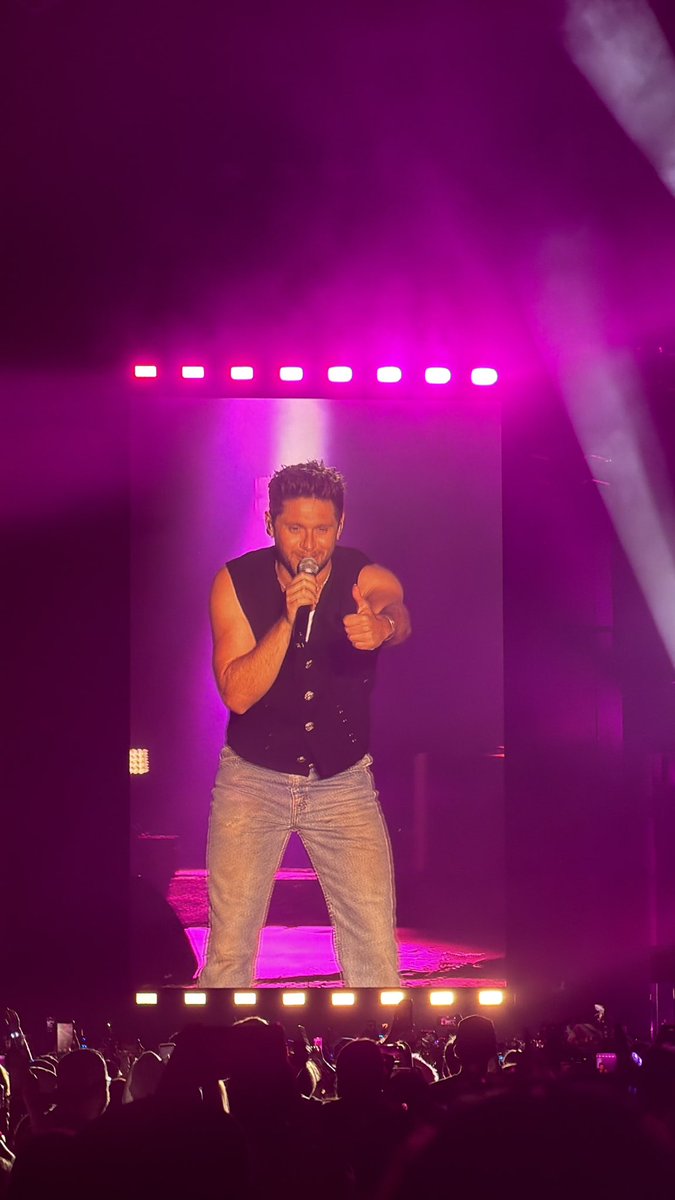 bbymacyc's tweet photo. 😃👍 @NiallOfficial https://t.co/wLtAMRWJs7