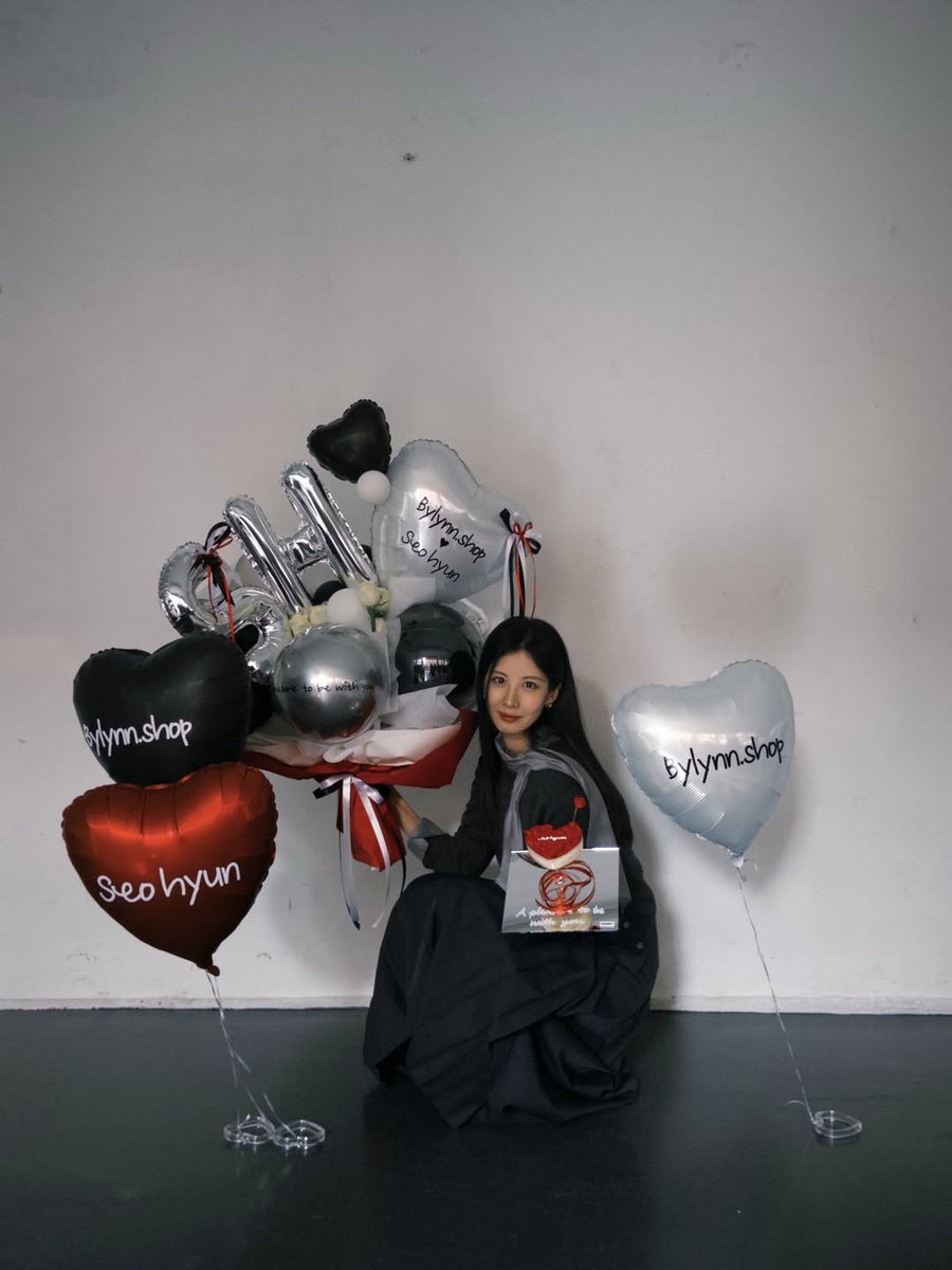 SeohyunData's tweet photo. 📷 #서현 | Seohyun Instagram Update: 

I became the model for Bylynn Shop 🖤
(Seohyun pun) https://t.co/Pjicn8wEAX