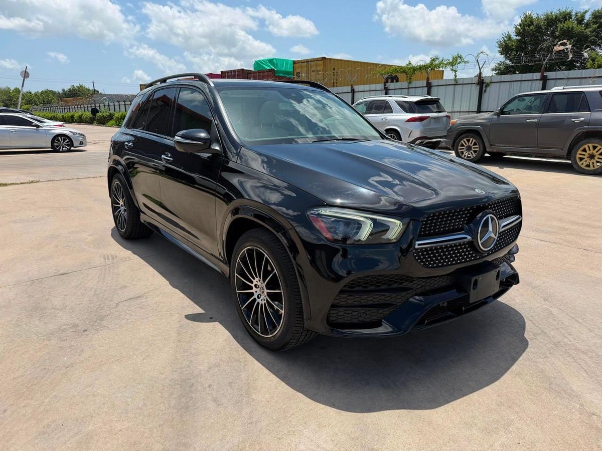 Ldautosltd's tweet photo. Elegance in every detail. Power in every drive. 🚘
Just Purchased.🏁🚘
2020 Mercedes-Benz GLE 350

Where luxury meets performance.

✨ Panoramic Sunroof
✨ Premium Leather Interior
✨ MBUX Infotainment System
✨ Reverse Camera
✨ 4MATIC All-Wheel Drive (where equipped)
✨ Smooth, refined performance

Another clean, verified SUV secured successfully for our client.

📩 Ready to get your dream car? Send us a DM today.
.
.

💰Price: DM for the best deal
⏱️ ETA: 6-8 weeks
🚪Doorstep Delivery Available

.
.
.
.

🚗 We offer the best deals on premium cars, all clean and certified, with doorstep delivery and a seamless buying process.

📩Send us a DM or contact us on WhatsApp (+234 814 3382153) to get your dream car

.
.
.
.
.
#MercedesBenz #gle350