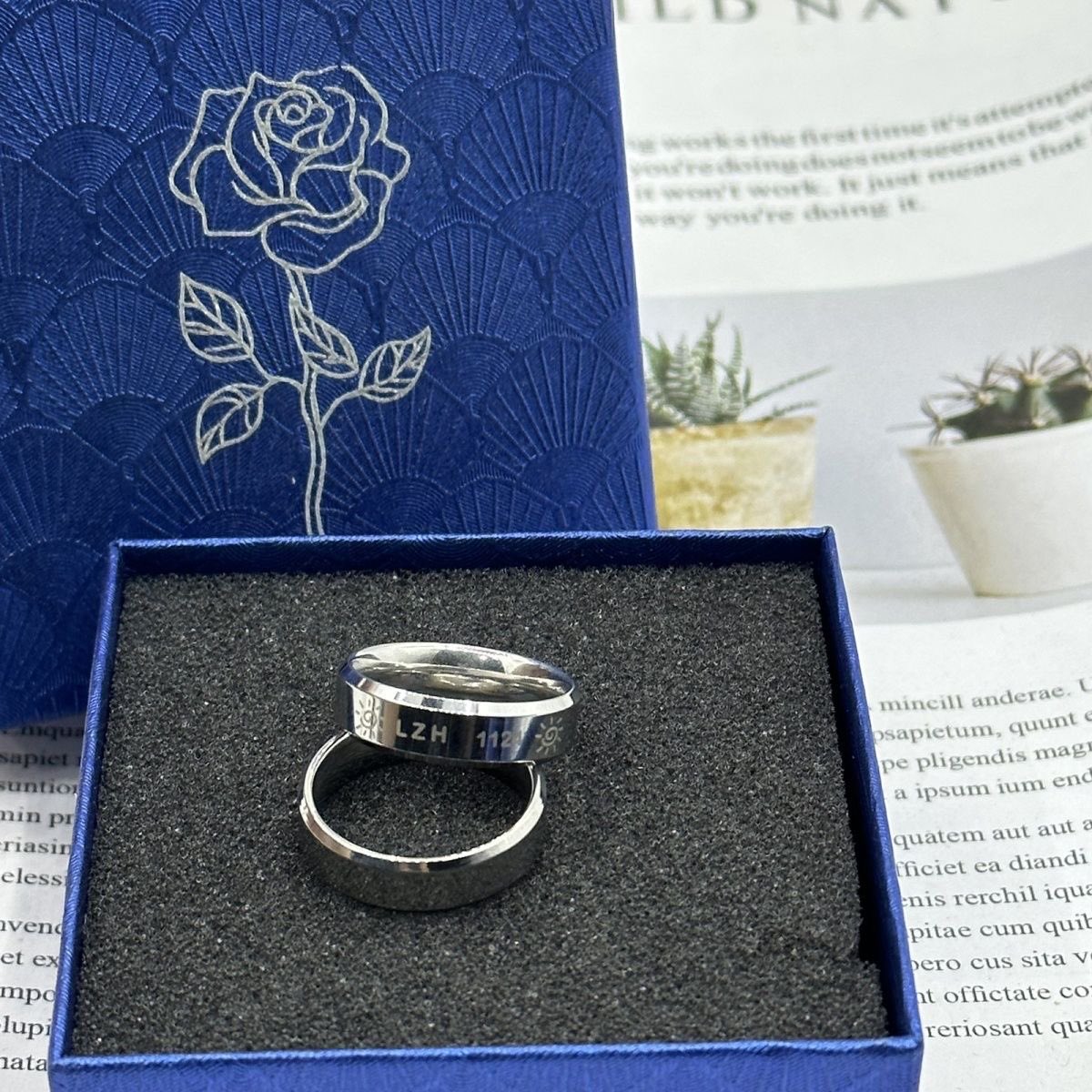 YYStellaS's tweet photo. Another one is like this~ a ring with laser engraving https://t.co/gPXGo1GX9q