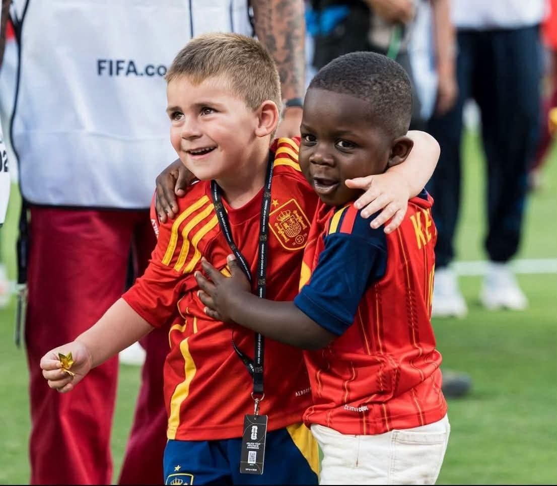 CuoreIschitano's tweet photo. Al netto di una finale calcisticamente noiosa conclusasi con uno spettacolo indegno,  per me questa è la foto simbolo dei Mondiali di calcio 2026. Ripartiamo da loro...❤️ https://t.co/TpqdDBZxwU