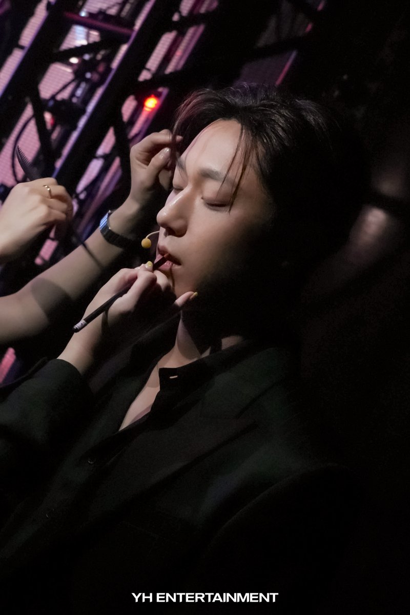 ldh_official's tweet photo. [#YHBEHIND] #이도현

덥고 습한 여름 날씨마저 이겨내는 비주얼…❤️

#이도현 #LEEDOHYUN #Netflix https://t.co/v7dLVbzdPt