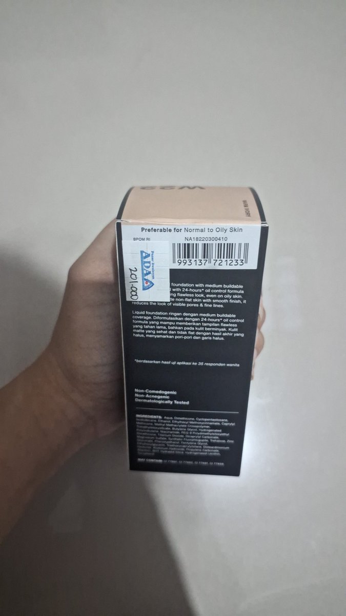 wtrmloonjuice's tweet photo. WTS MAKEUP FOUNDATION MAKEOVER 

- Shade w22, masih segel 
- harga 190k nett 
- dom bogor 

Pengiriman manual, dijual karena salah beli shade 🥲

#wts #makeup #foundation #foundi #makeover https://t.co/QD1eYnjTM1