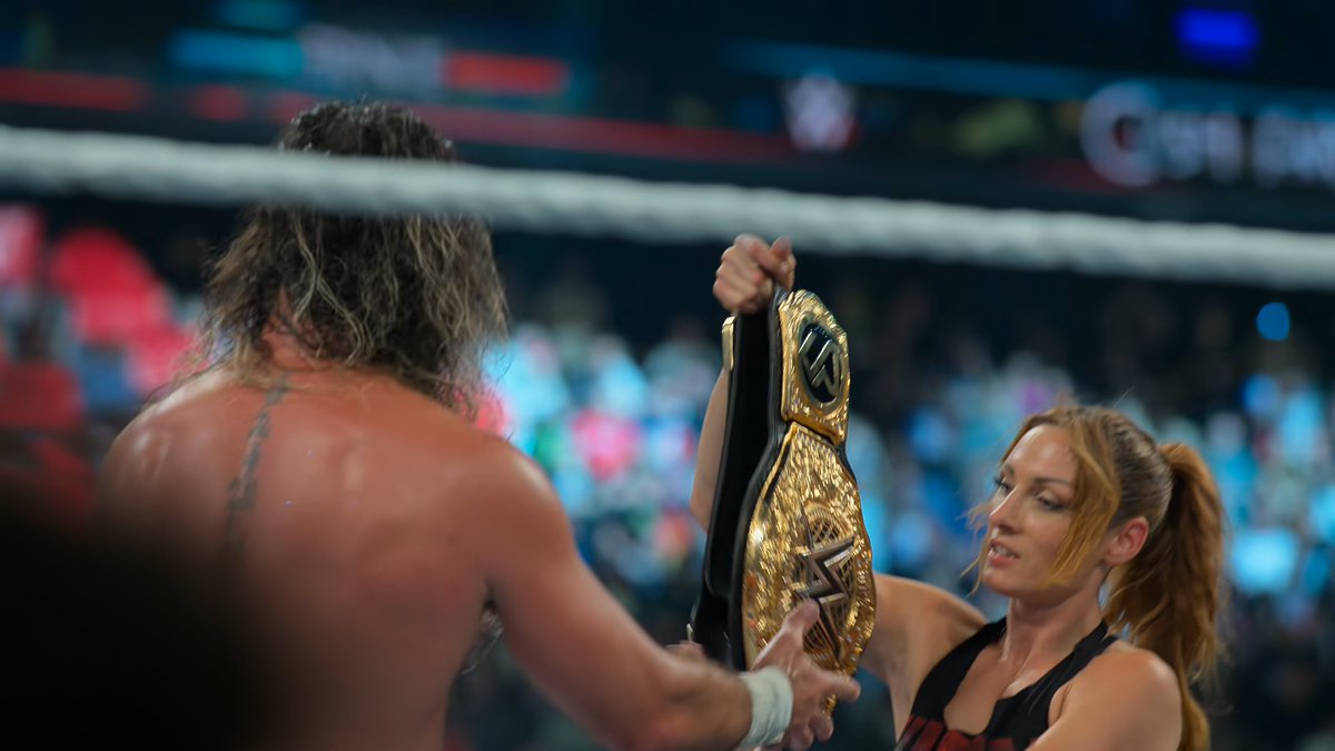 DeadlyAngelo97's tweet photo. ICONIC. @BeckyLynchWWE 🐐

This was a great freaking moment. 

 #WWEUnreal #WWERaw https://t.co/iiBDwsdOrJ