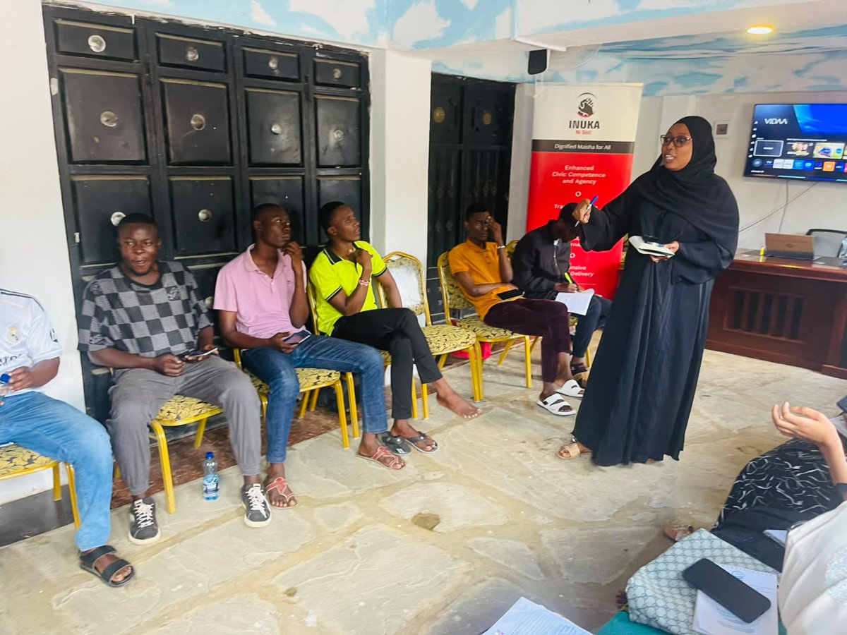 Maskani254's tweet photo. "Civic education should not be about speaking for people, it should be about empowering people to speak for themselves."

A powerful reflection from the #MaskaniKwale conversation on Youth and Political Participation.

When citizens understand their rights, responsibilities, and the governance processes that shape their lives, they move beyond assumptions and become active participants in building accountable leadership.

#MaskaniKwale #VijanaNaUtawala