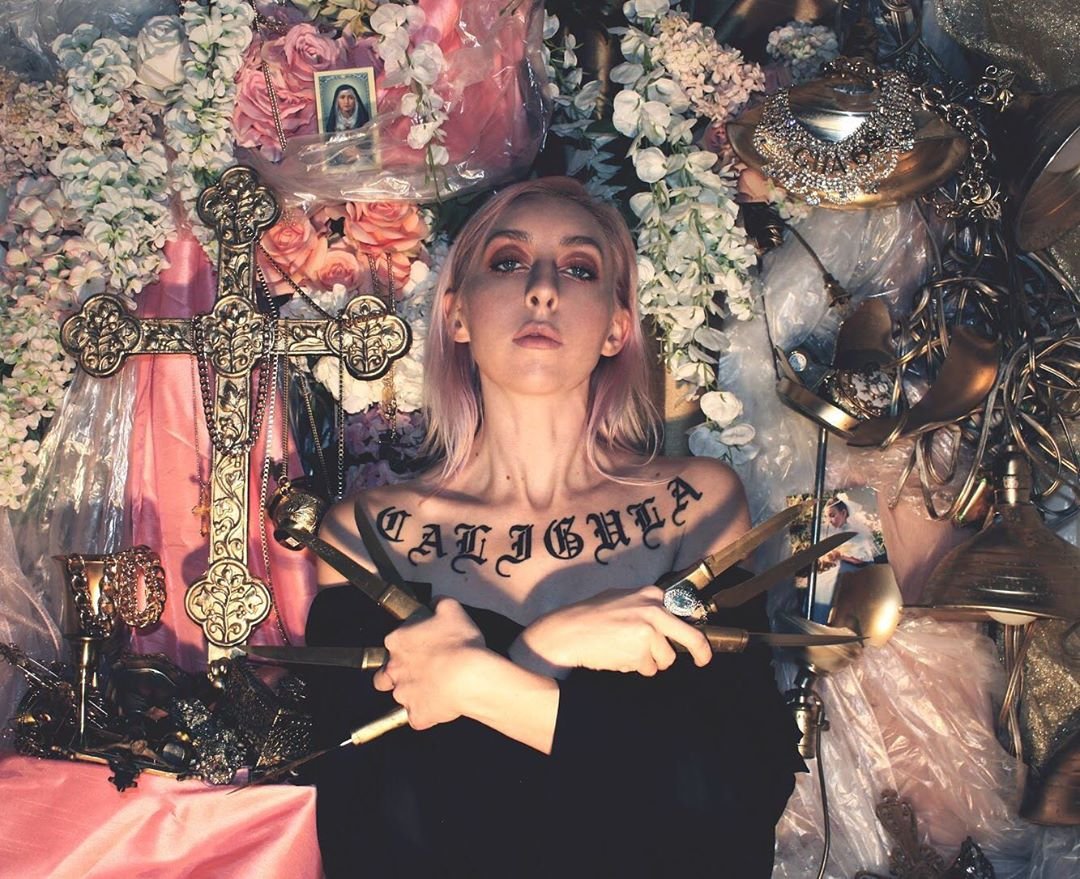 thejunebugfreak's tweet photo. Happy 7th anniversary to Lingua Ignota's album ‘CALIGULA’. A harrowing masterpiece that deals with trauma, emotional catharsis, and retribution. Lingua's brilliant use of death industrial &amp; neoclassical darkwave combined with her intense operstic vocals is astonishing. https://t.co/kbGA5lsID5