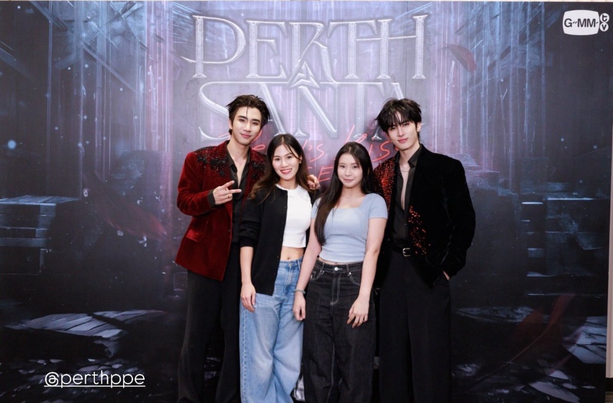 ppechinat's tweet photo. PerthSanta cousins 🤏🏻🤏🏻 support their family members 

#PerthTanapon #KDPPE #Santapp #PerthSanta https://t.co/eOGjFQks2L
