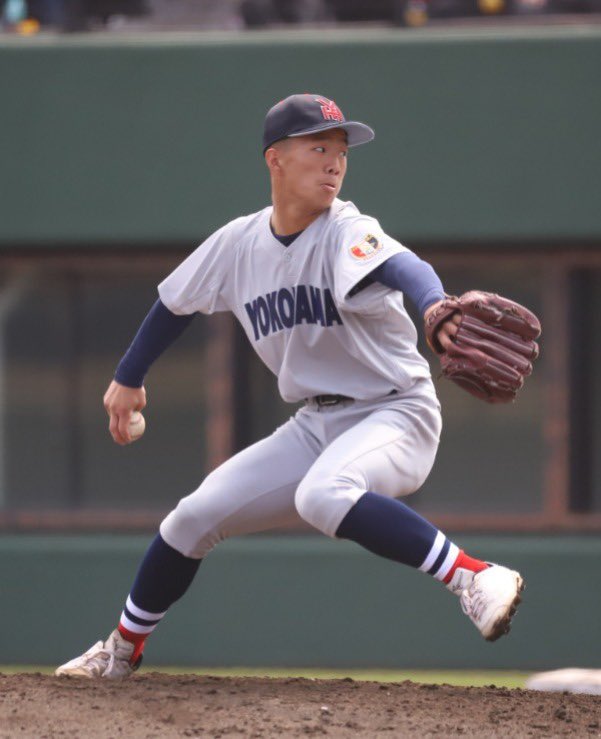 pokemon_07665's tweet photo. 【朗報】
横浜高校の投手陣が史上最強すぎる‼️
150キロ投手が4人‼️‼️

織田翔希154キロ
池田聖摩152キロ
小林鉄三郎150キロ2年(本日更新)
福井那留150キロ2年　(本日更新)
中嶋海人145キロ2年　(本日更新)
林田滉生145キロ

先発ローテーションを確立できる恐ろしい投手陣

#横浜高校 #高校野球 #横浜 https://t.co/xhFCcxXHzc