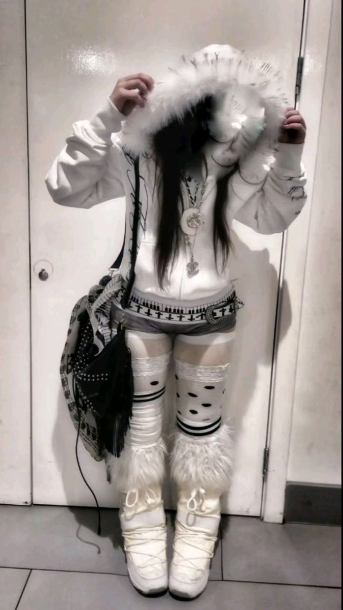 quixkshot's tweet photo. #promotwt ╱ #moothunt
⠀⊹ ࣪ ˖ basic dni⠀𓎠𓎠 ifb!!!
—> 17 𐔌˙.
they he 𝄞 emo
❥ #alttwt #emotwt #ptvtwt
#anitwt #bsdtwt #sutwt #bandtwt
follow/♡/⟳ to be moots!
#moothunt #promotwt https://t.co/rjx1vQvVKu
