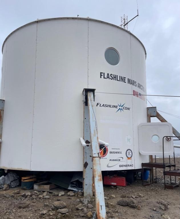 TheMarsSociety's tweet photo. 4 days into simulation, #Flashline2026 Station Crew 19 is already making strides on Devon Island—conducting EVAs, testing Mars mission tech, collecting geological &amp; environmental samples &amp; building the skills needed for future human Mars exploration. https://t.co/IgEyYeaYWT https://t.co/PoRYlDY17y