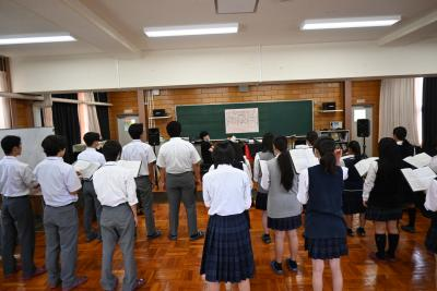 miyakekoukou's tweet photo. 合同音楽会に向けての全体練習
https://t.co/z6cnccRiva https://t.co/KlaNB6GIAQ